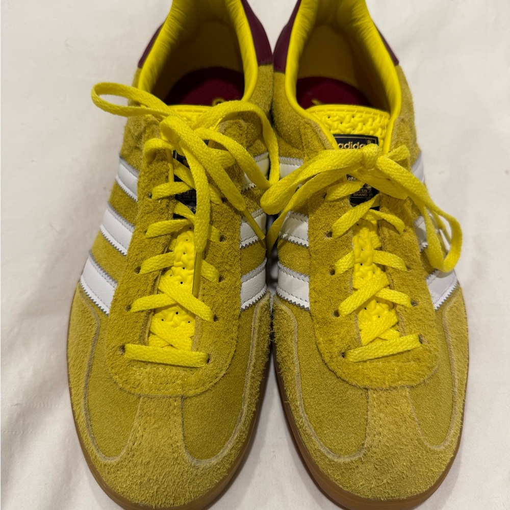 Adidas Gazelle Yellow/Burgundy Suede Sneakers size 8.5